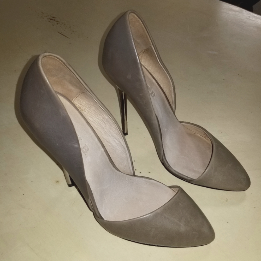 L.A.M.B. By Gwen Stefani Meredith Asymmetric Brushed Tan Leather Pumps